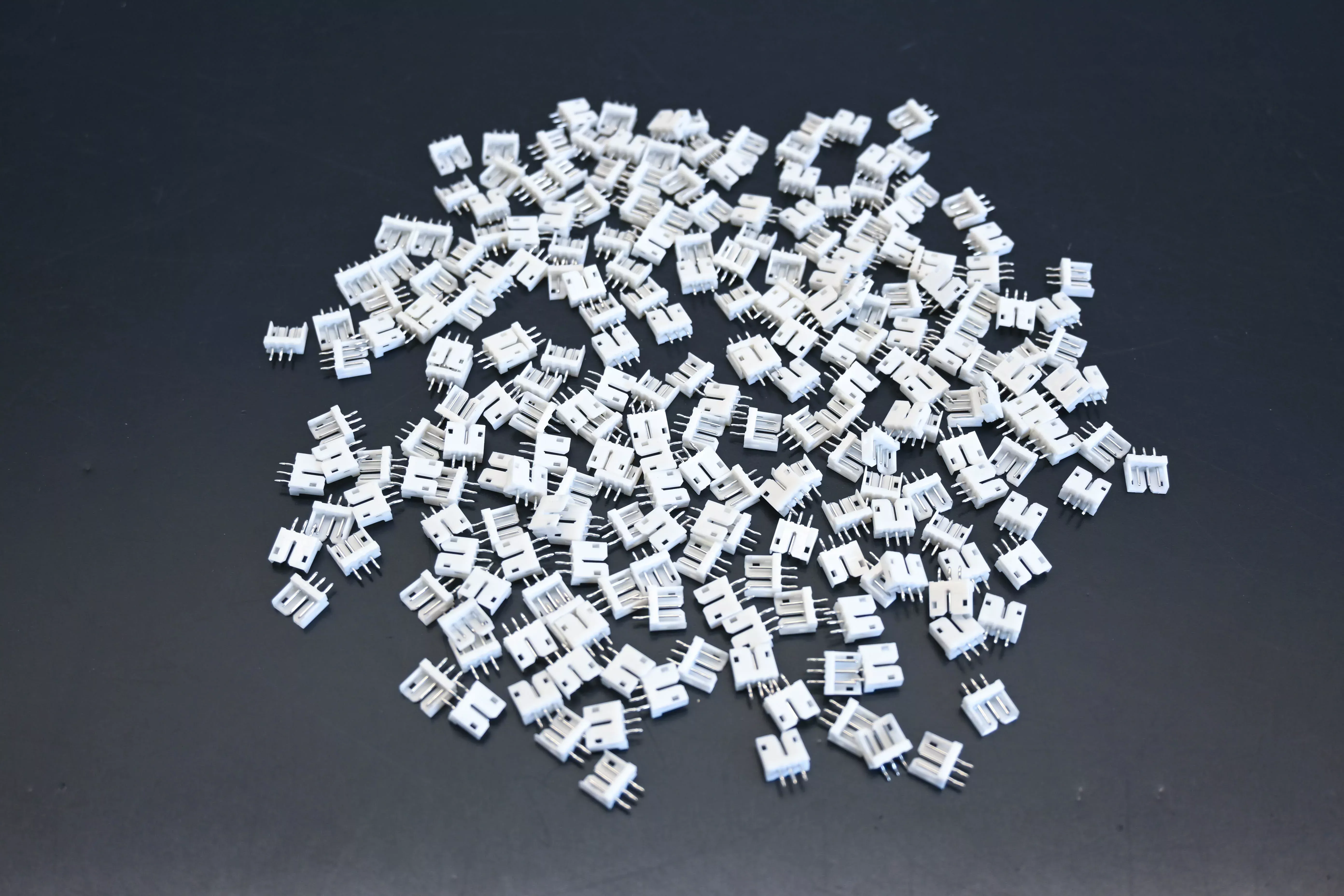 Amp 173981-3 CT Connectors Qty 200 NOS