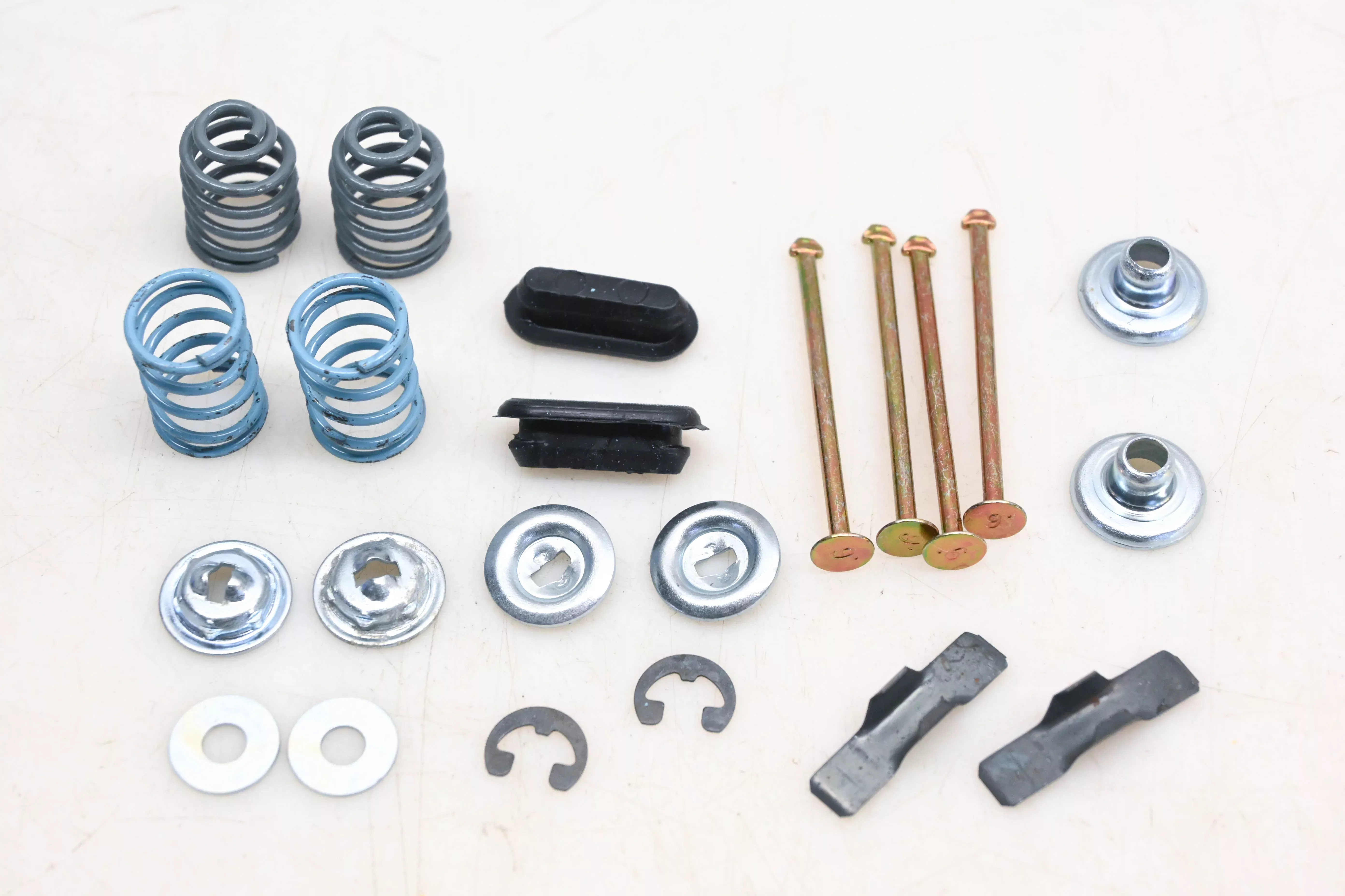 EIS H4016 Drum Brake Hold Down Kit NOS