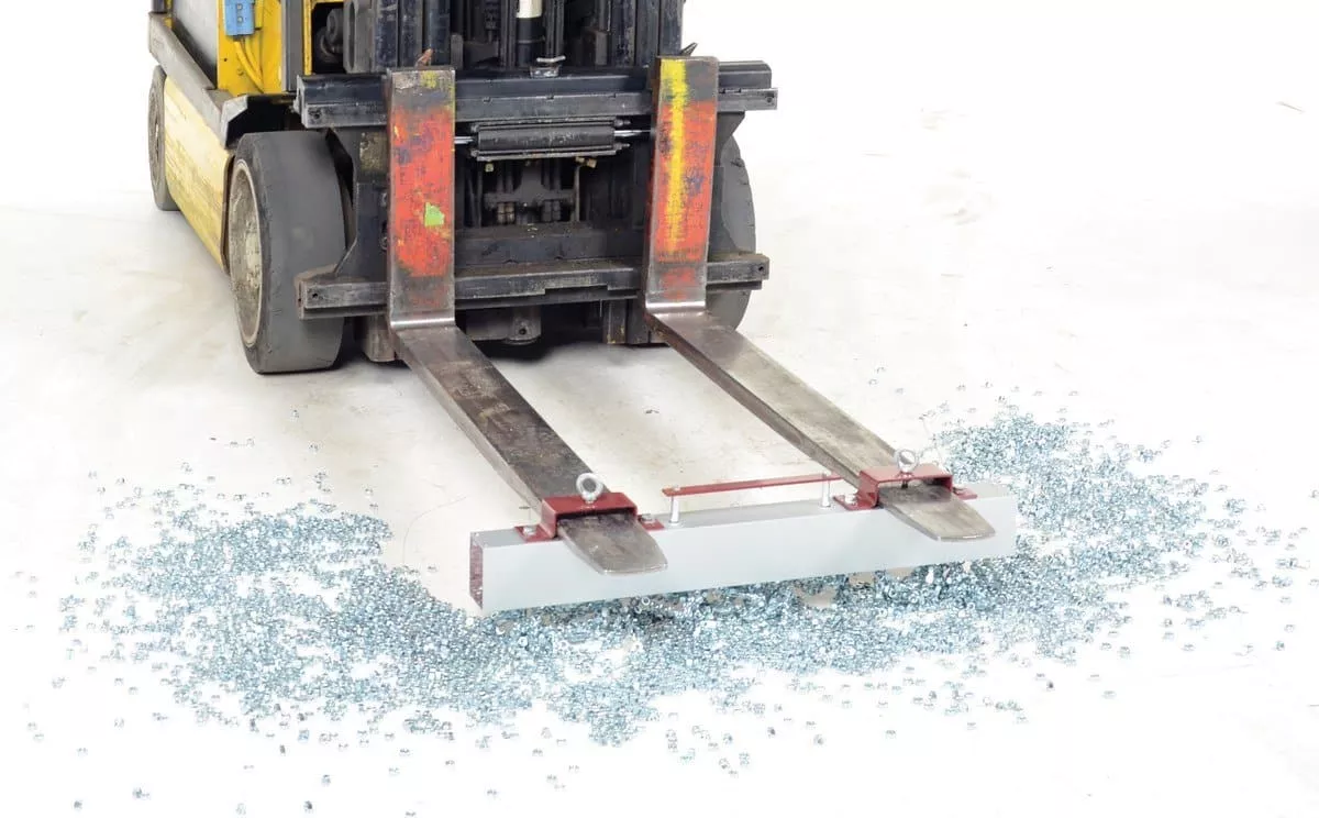 Hanging Magnetic Sweepers