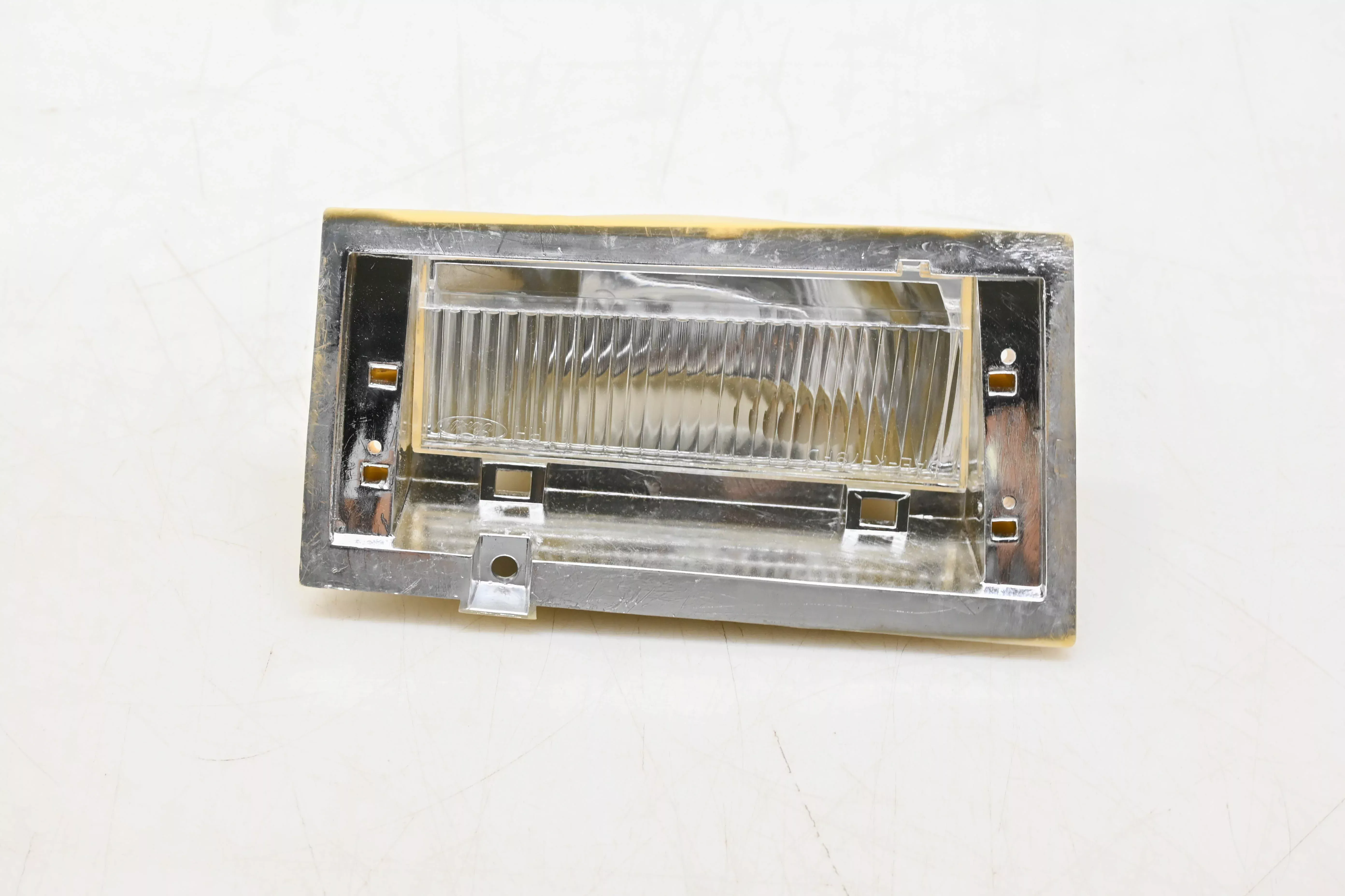 New OEM Ford D9AZ-15A201-A Side Marker Cornering Light Lamp NOS