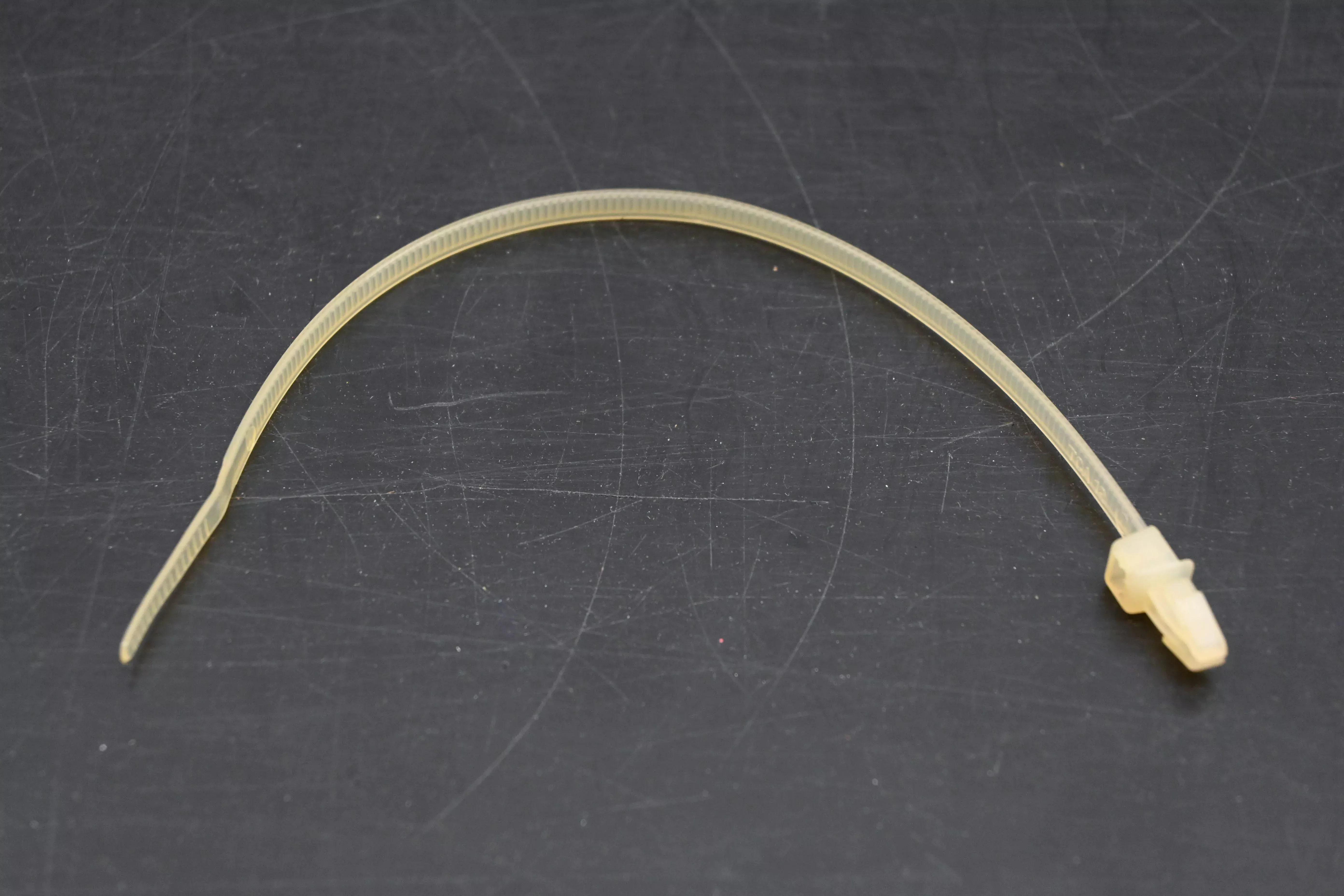 New OEM Yamaha 90600-944U8-00 Clamp NOS